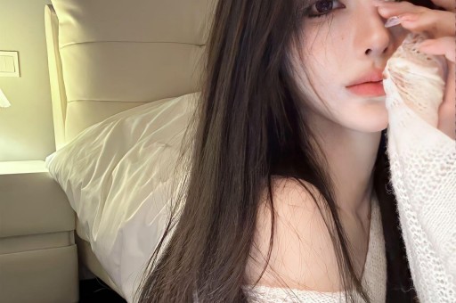 斗鱼女主播忘关摄像头私密画面流出！虚假人设彻底翻车